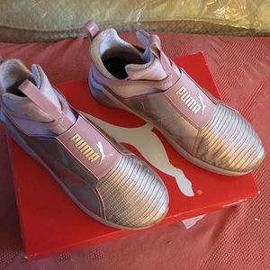 Metallic Puma Sneakers/Rose Gold. Woman’s 8.5